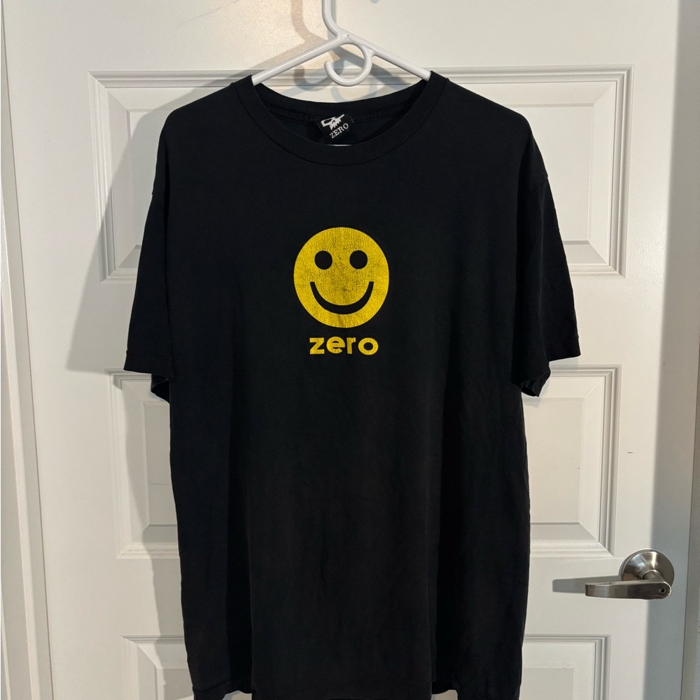 Large Zero Skateboards Black T-Shirt